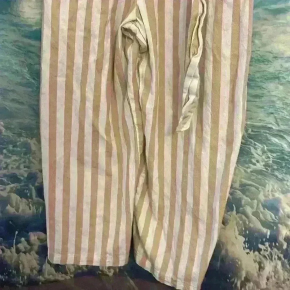 Derek Heart Adjustable Straps Sleeveless Tan & White Striped Romper With Pockets - Picture 10 of 14